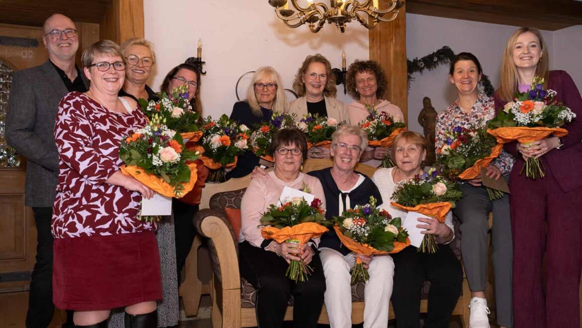 Jahresauftaktfeier 2026: Ehrung langjähriger Mitarbeitender im Haus der Pflege