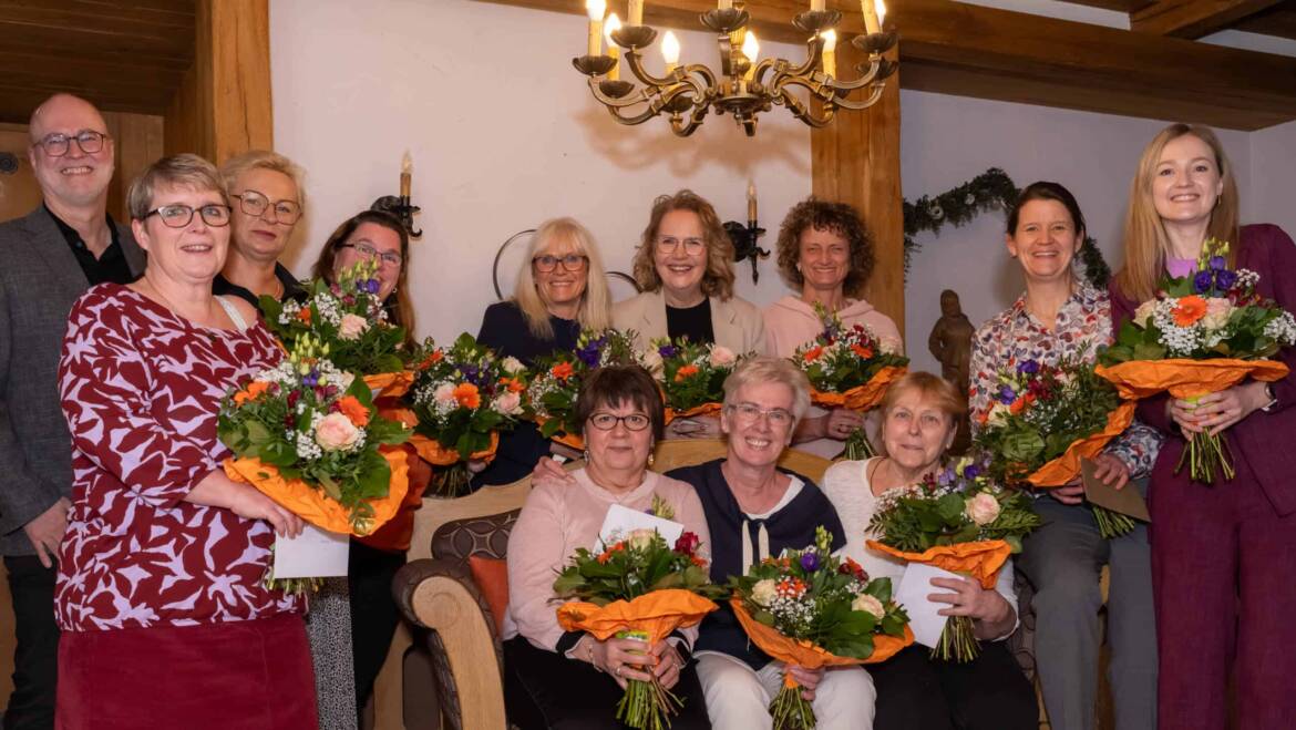 Jahresauftaktfeier 2026: Ehrung langjähriger Mitarbeitender im Haus der Pflege